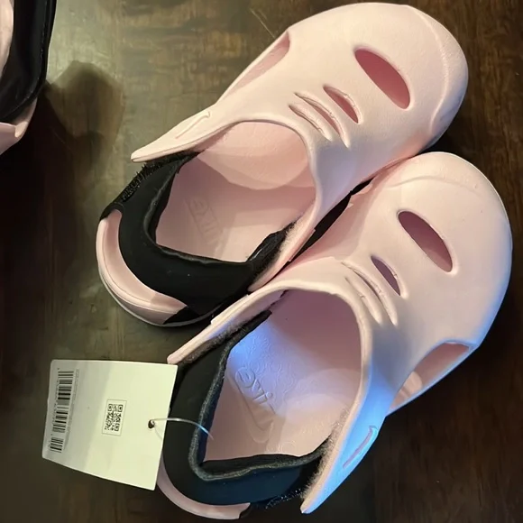 Kids Nike pink sandal - Picture 2 of 6